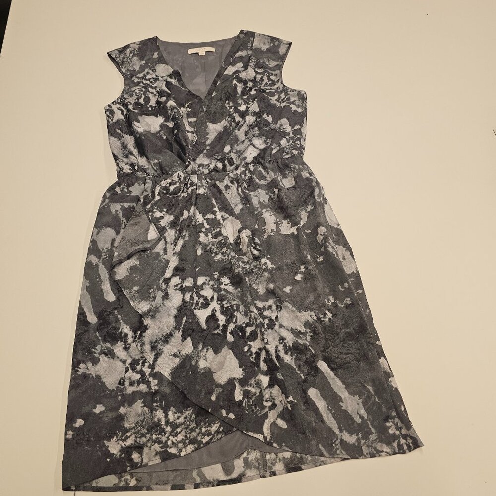 NWT | 10 | Ann Taylor LOFT Abstract Black Gray Wrap Midi Dress